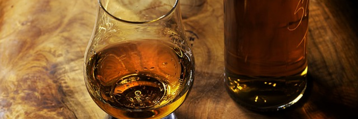 Bourbon whiskey in a Glencairn Glass